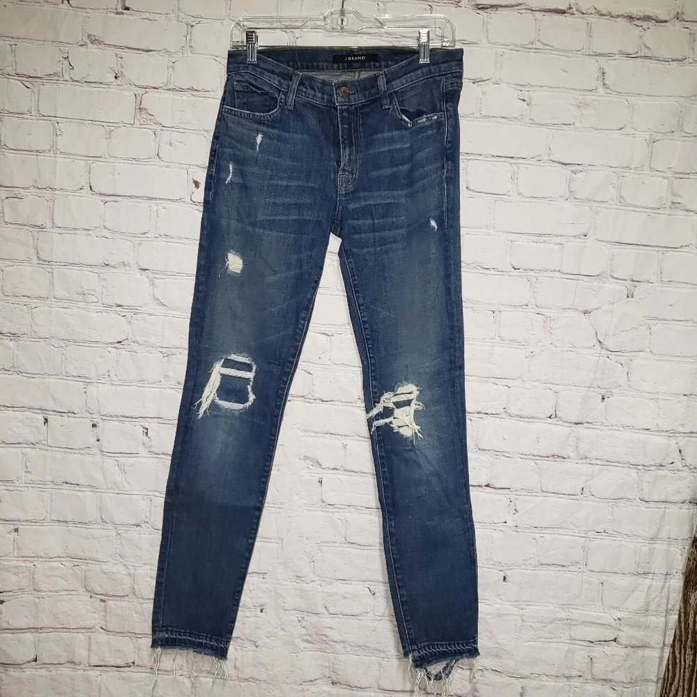 🧡J.BRAND Villain Skinny Distressed Jeans